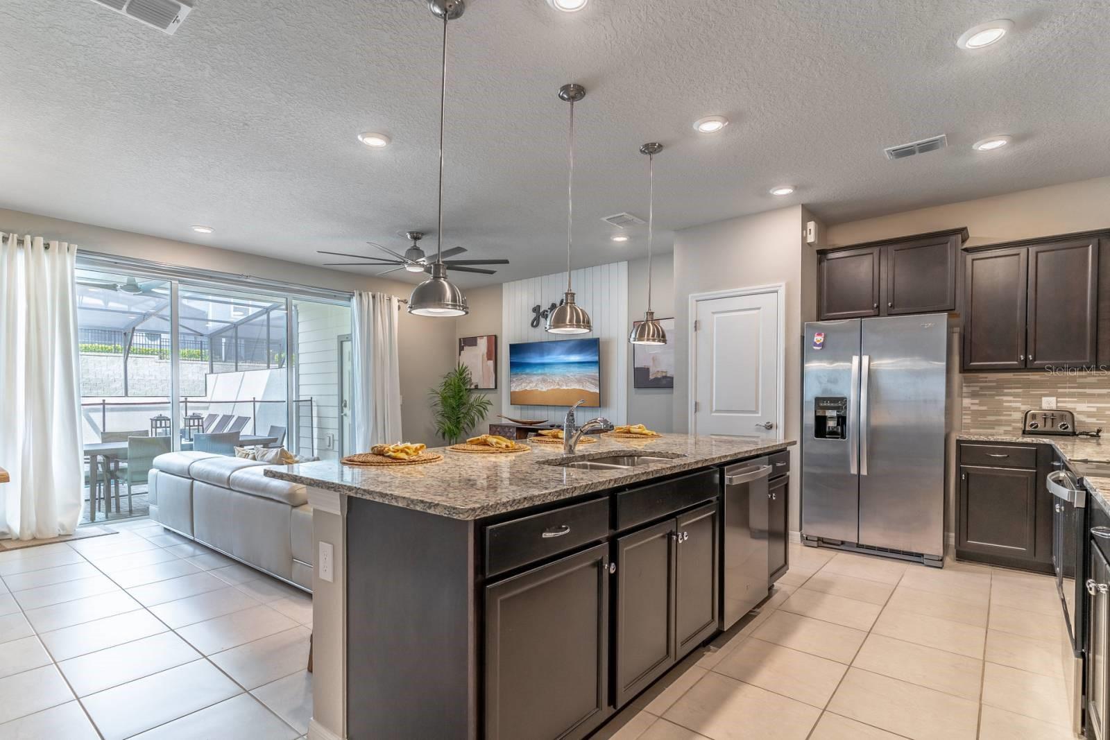 Image 5 of 56 For 886 Paradise Drive