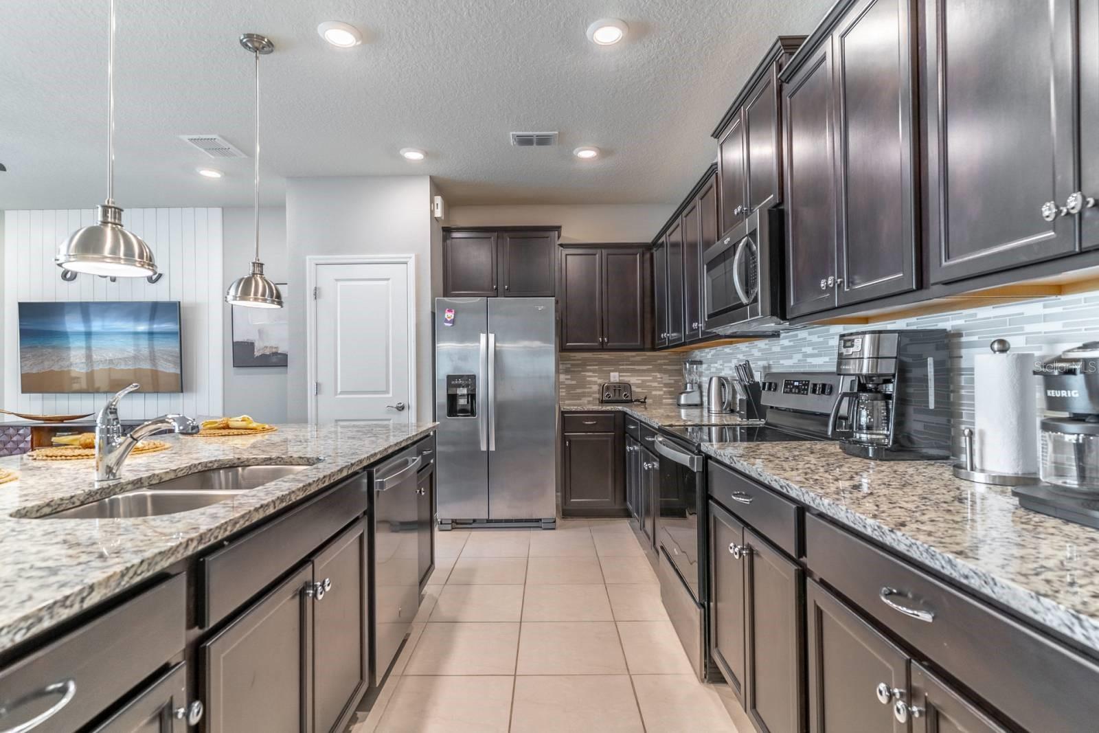 Image 8 of 56 For 886 Paradise Drive