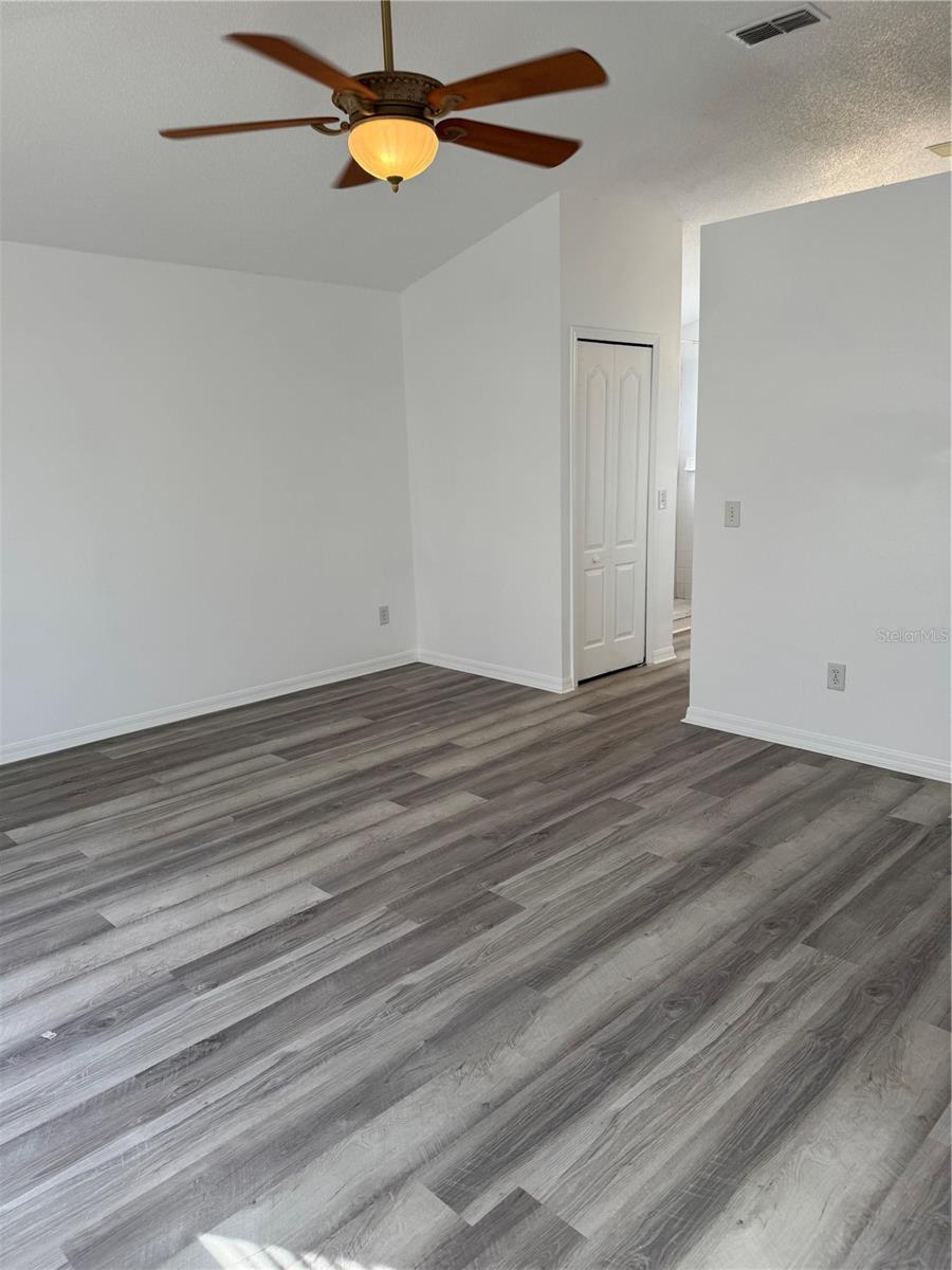 Image 10 of 22 For 20926 Nettleton Street