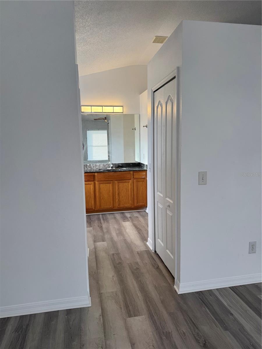 Image 11 of 22 For 20926 Nettleton Street