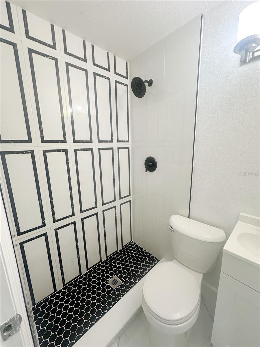 Image 6 of 17 For 821 Thalia Drive