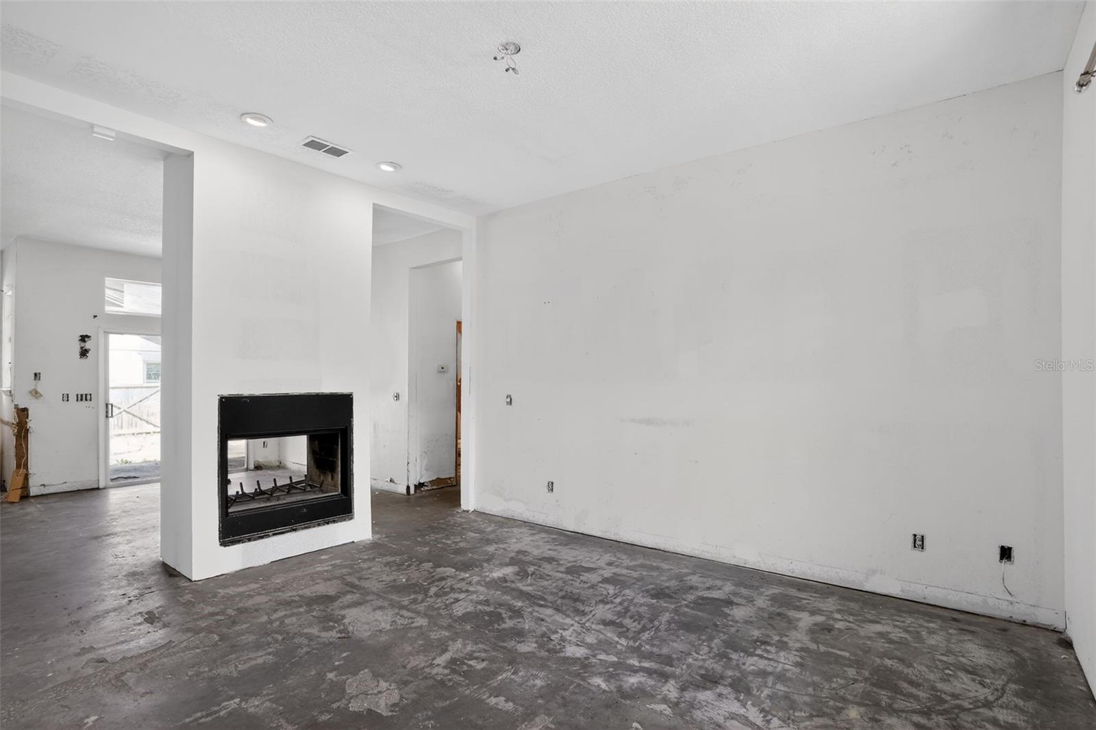 Image 13 of 35 For 902 Lingo Court