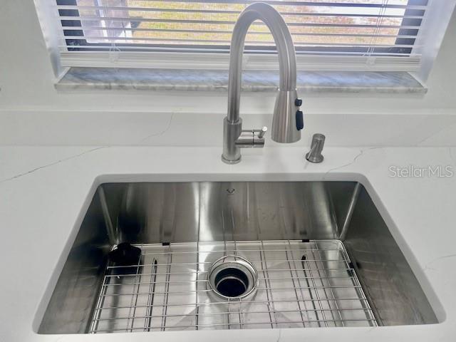 Image 10 of 27 For 325 Lariat Lane