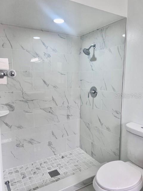 Image 17 of 27 For 325 Lariat Lane