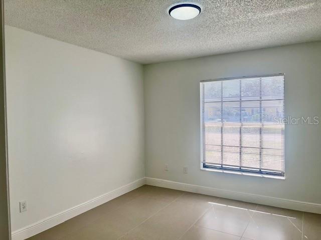 Image 22 of 27 For 325 Lariat Lane