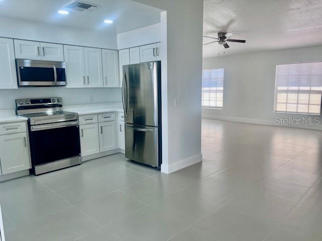 Image 6 of 27 For 325 Lariat Lane