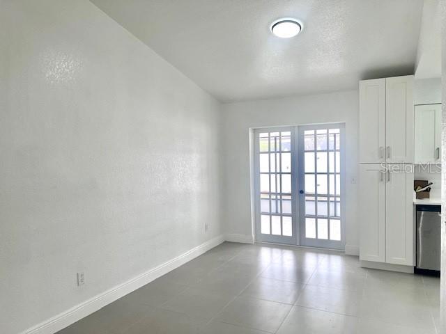 Image 9 of 27 For 325 Lariat Lane