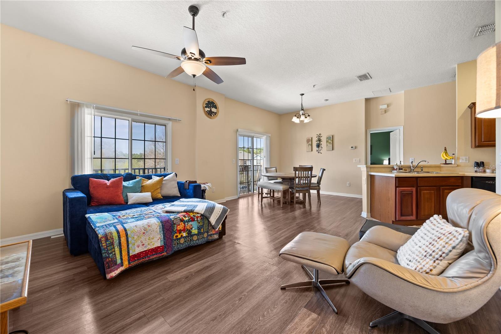 Image 11 of 26 For 2210 San Jacinto Circle