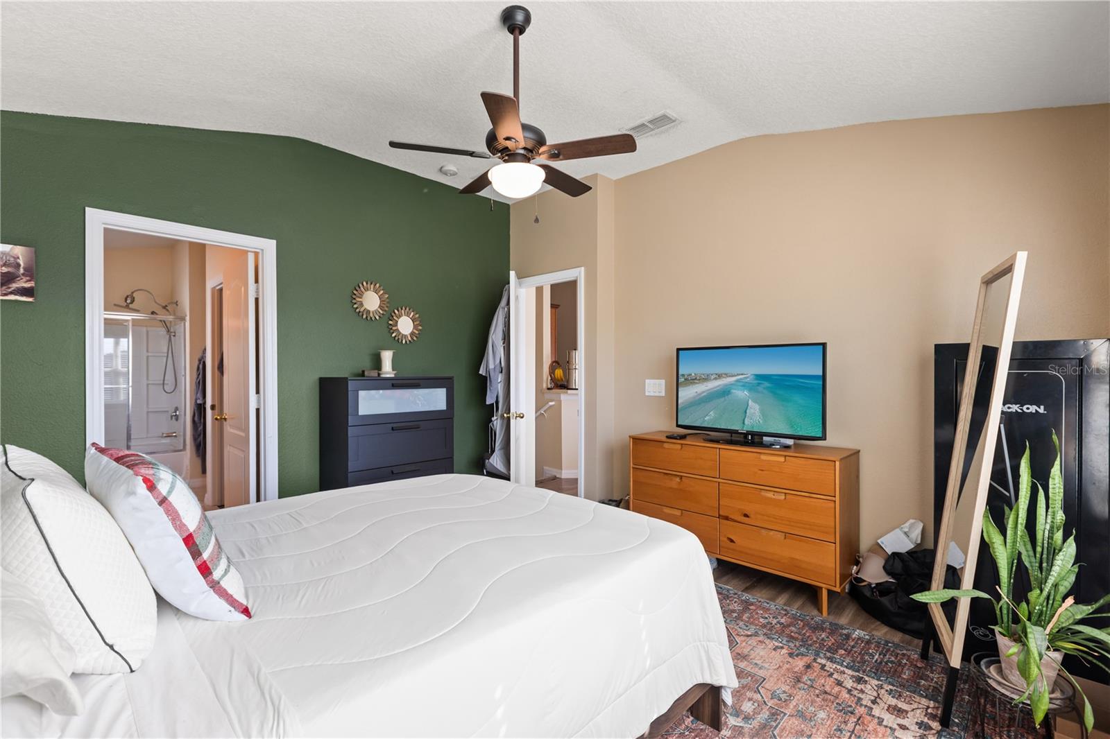 Image 14 of 26 For 2210 San Jacinto Circle