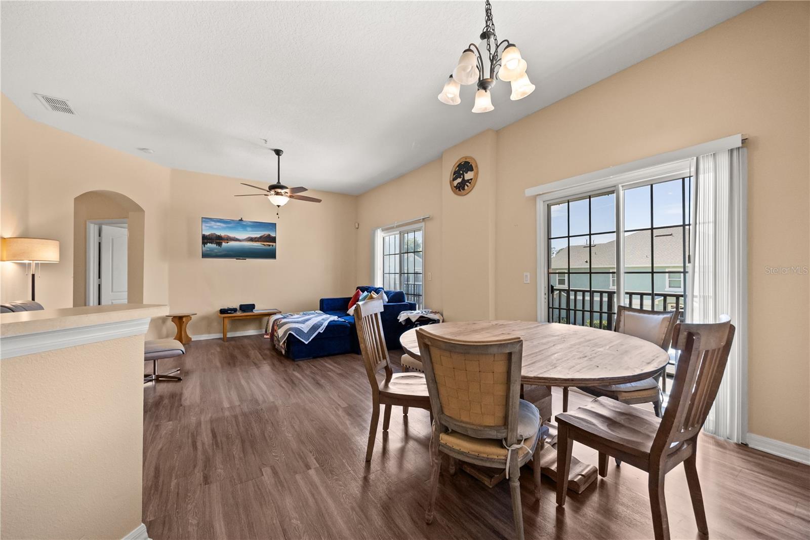Image 6 of 26 For 2210 San Jacinto Circle