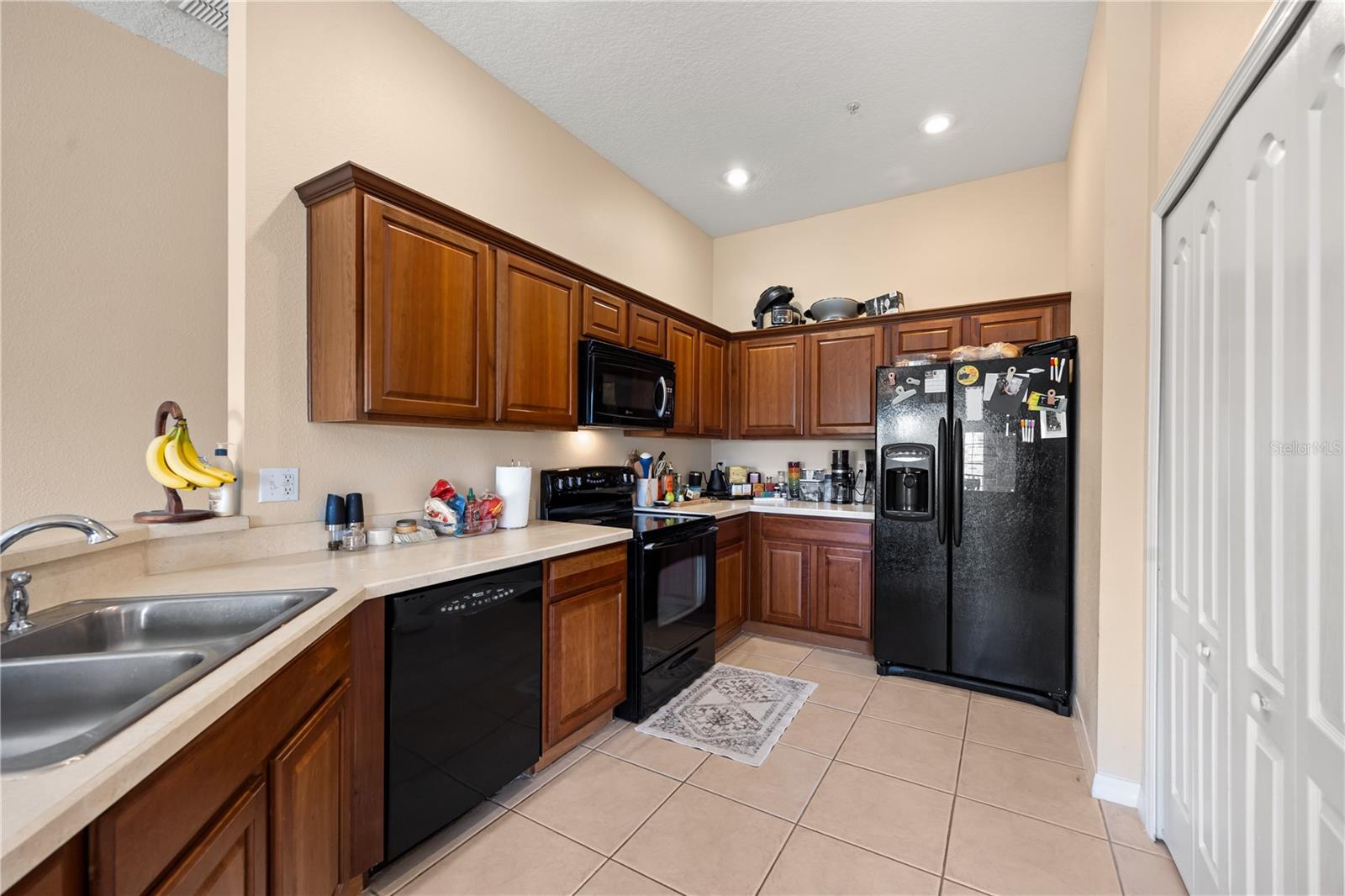 Image 8 of 26 For 2210 San Jacinto Circle
