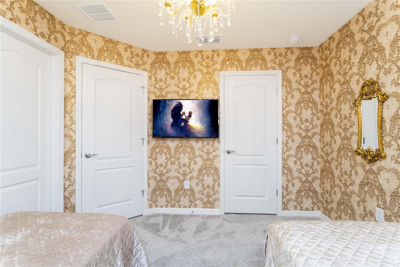 Image 38 of 63 For 7335 Oakmoss Loop