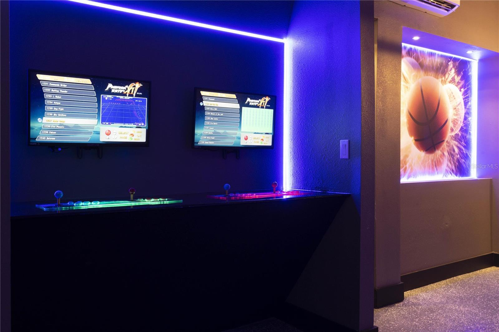 Image 47 of 63 For 7335 Oakmoss Loop