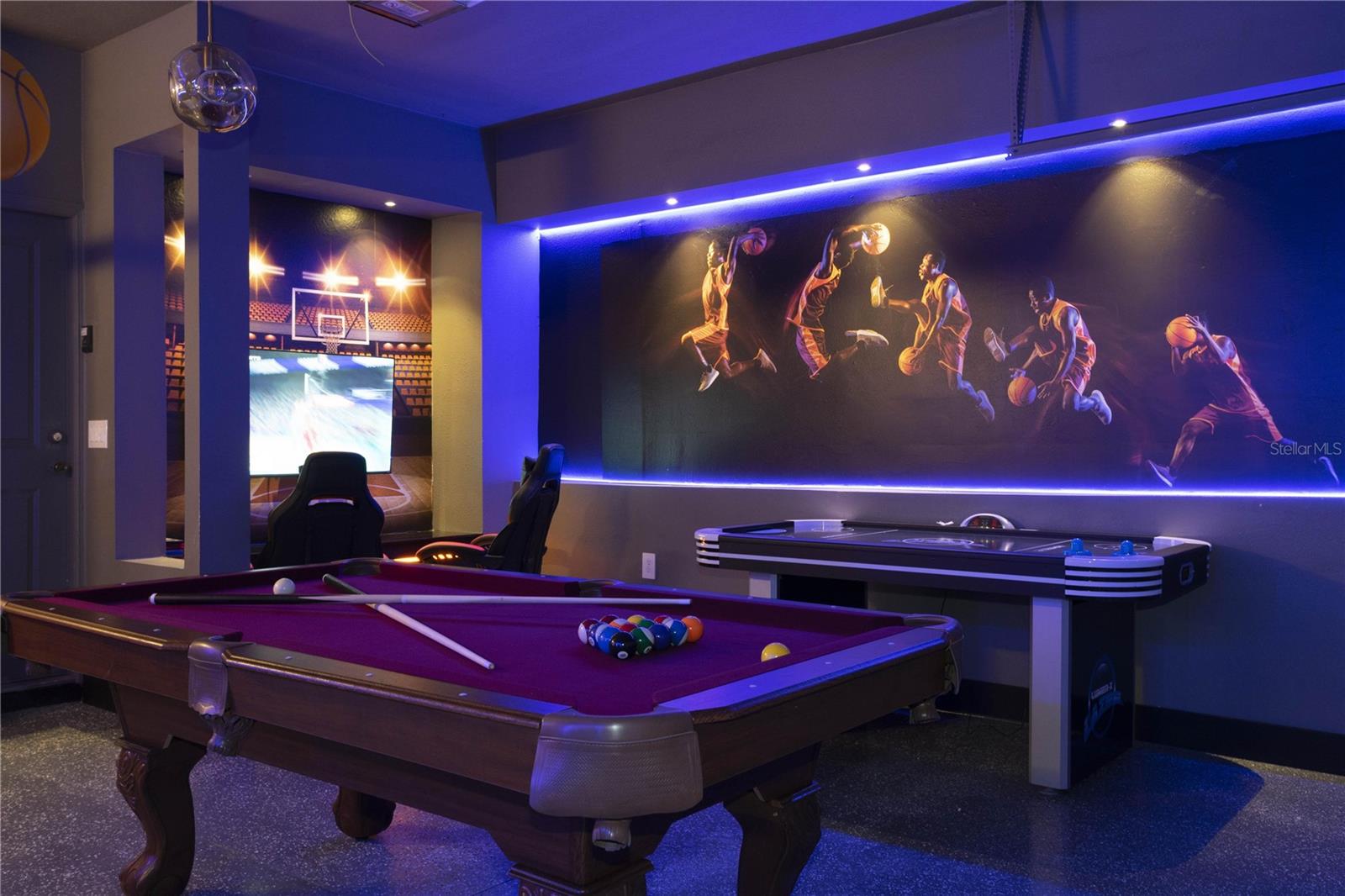 Image 51 of 63 For 7335 Oakmoss Loop