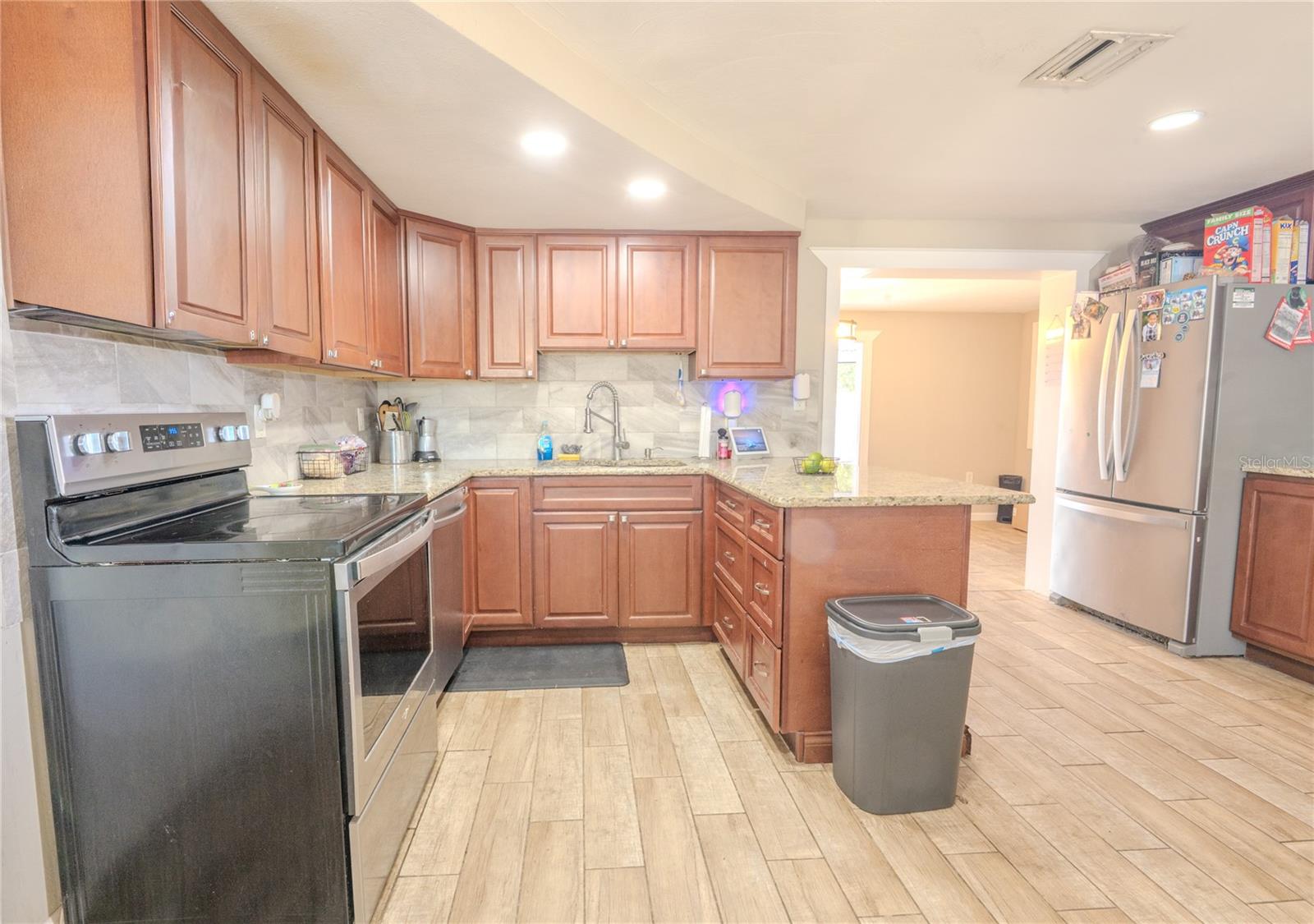 Image 11 of 23 For 1050 Deal Lane