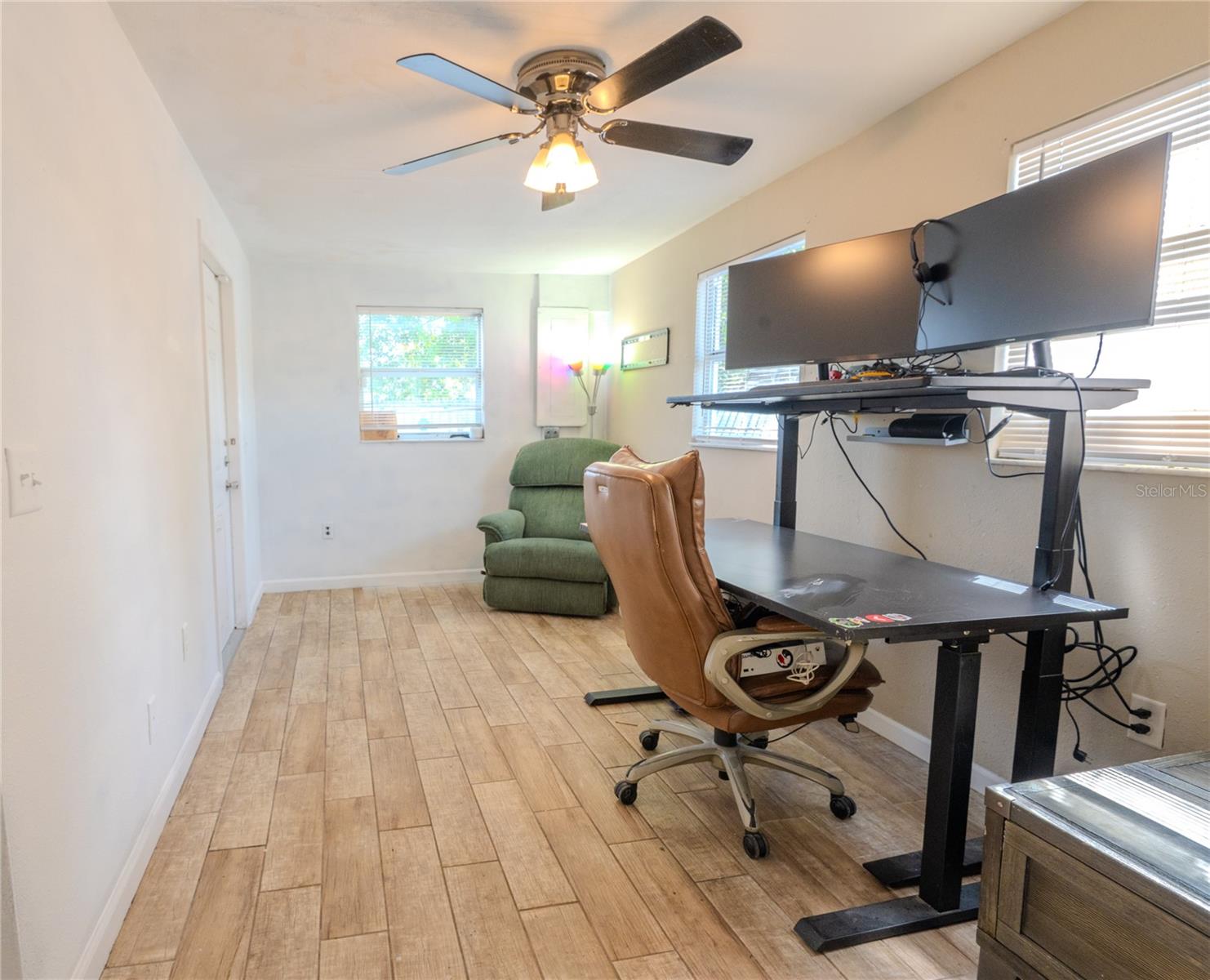 Image 13 of 23 For 1050 Deal Lane