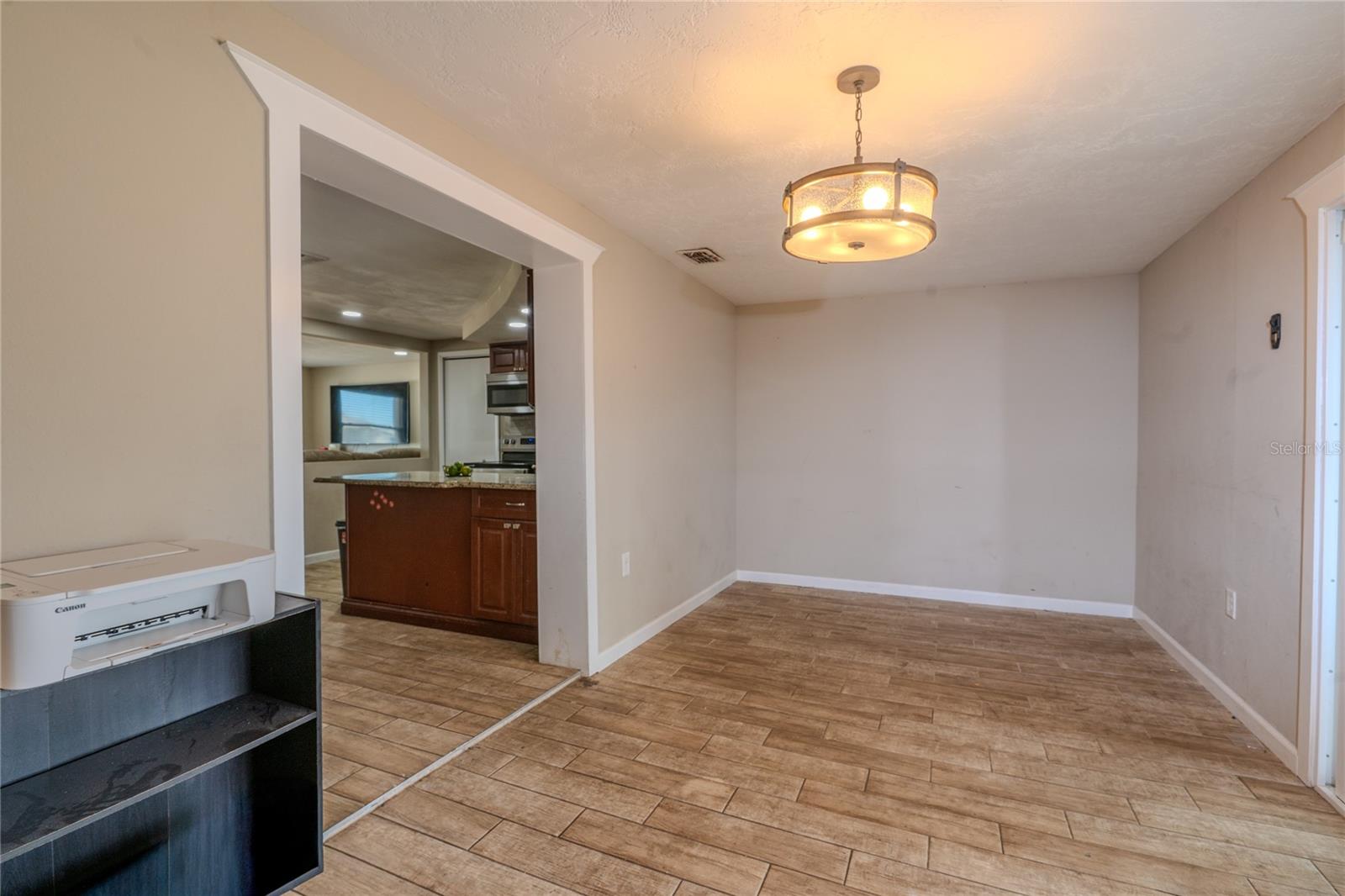 Image 15 of 23 For 1050 Deal Lane