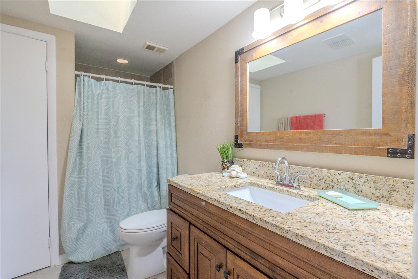 Image 5 of 23 For 1050 Deal Lane