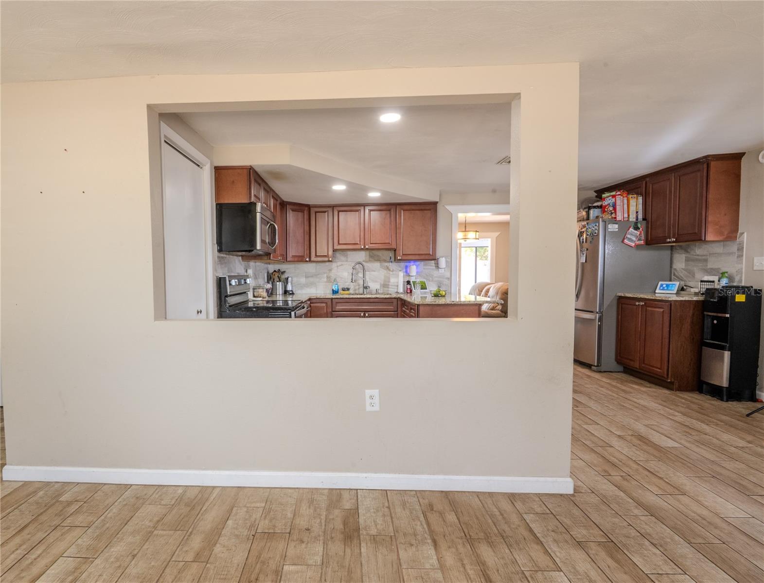 Image 9 of 23 For 1050 Deal Lane