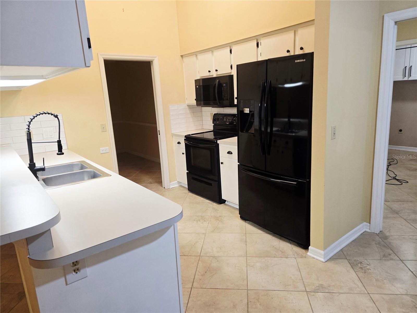 Image 7 of 20 For 1218 Red Dandy Drive