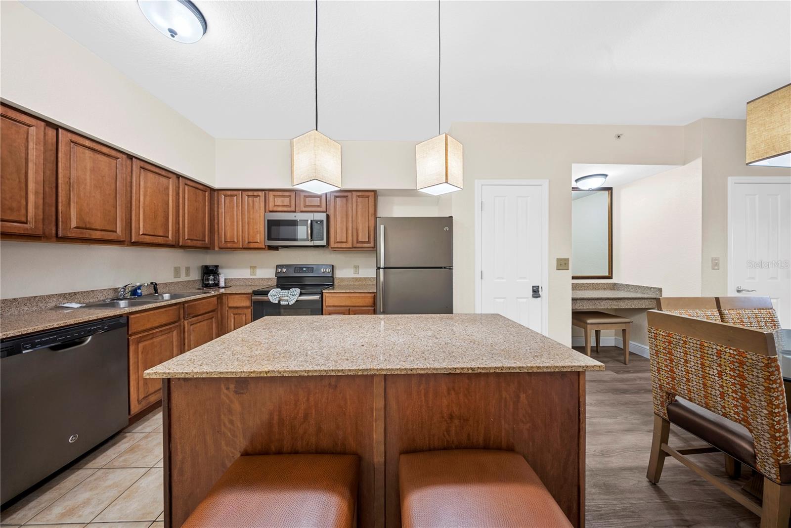 Image 10 of 39 For 12527 Floridays Resort Drive 402e