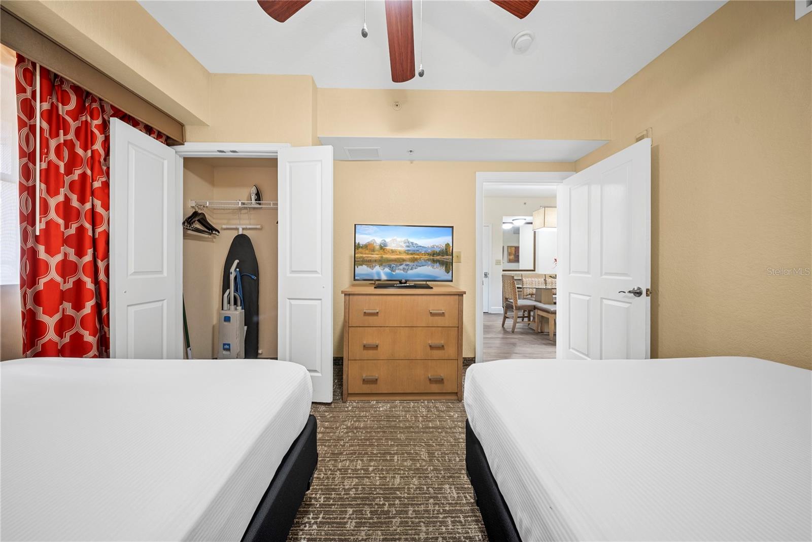 Image 14 of 39 For 12527 Floridays Resort Drive 402e