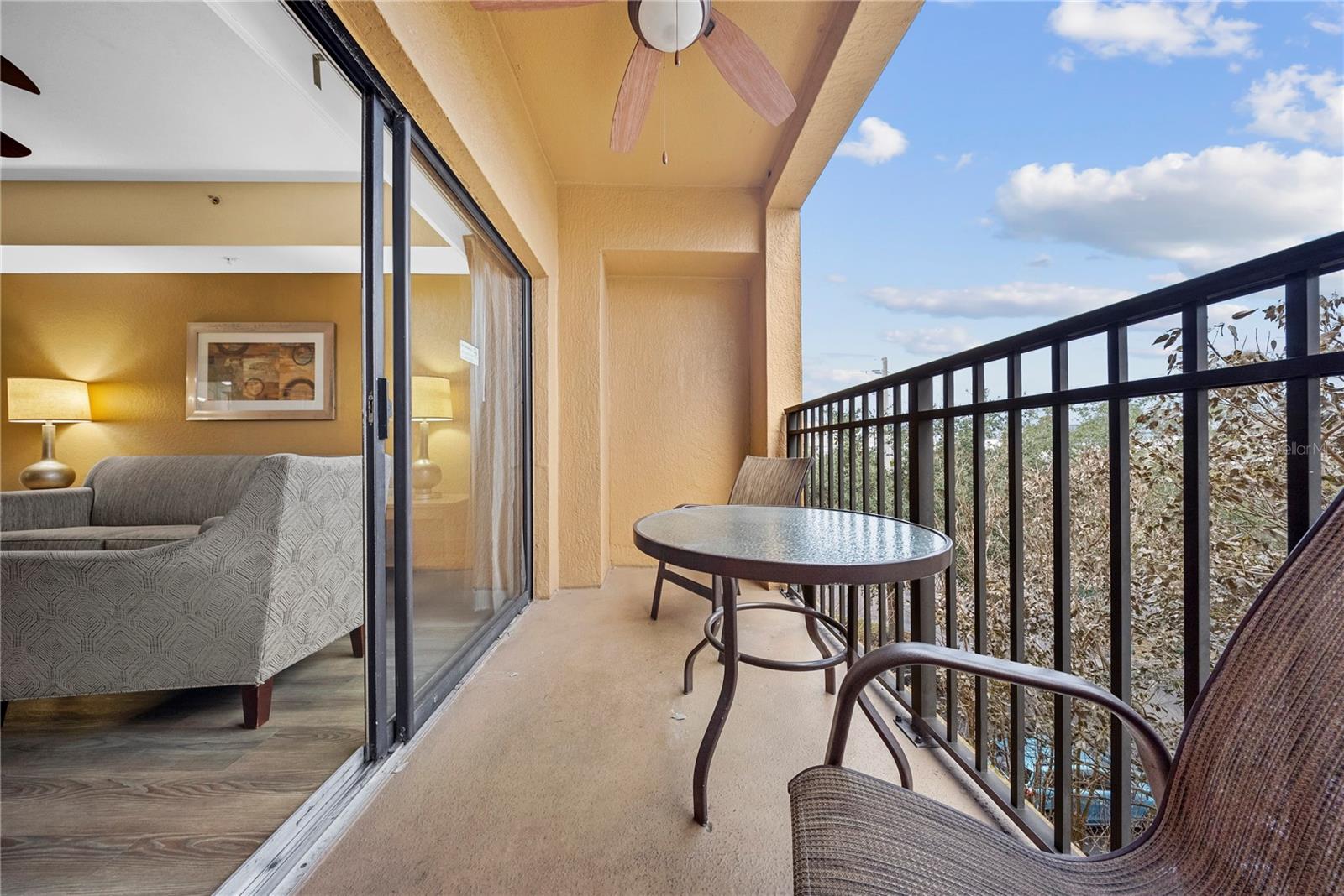 Image 16 of 39 For 12527 Floridays Resort Drive 402e