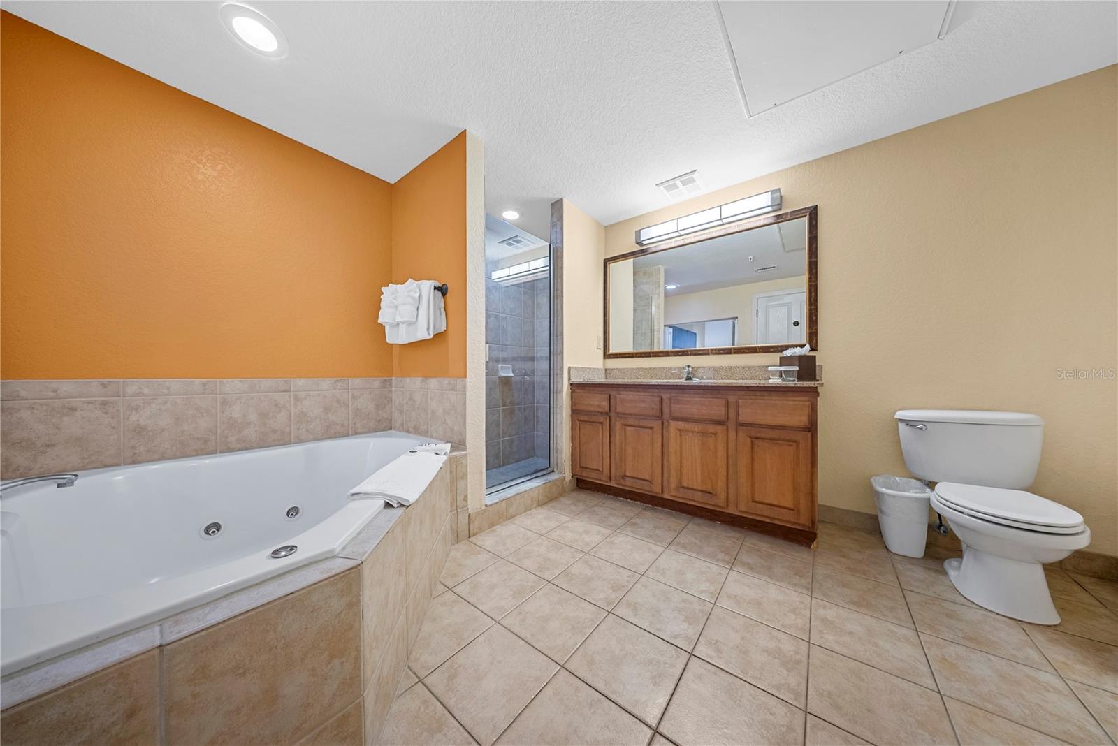 Image 23 of 39 For 12527 Floridays Resort Drive 402e