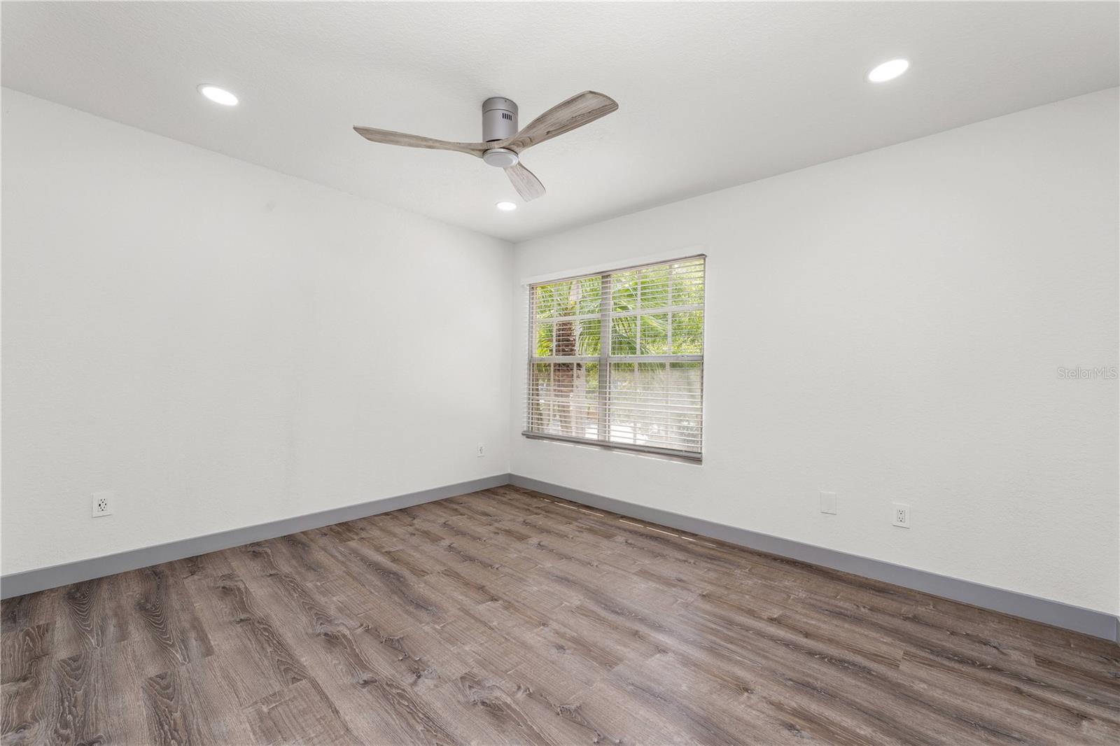 Image 12 of 33 For 6300 Raleigh Street 115