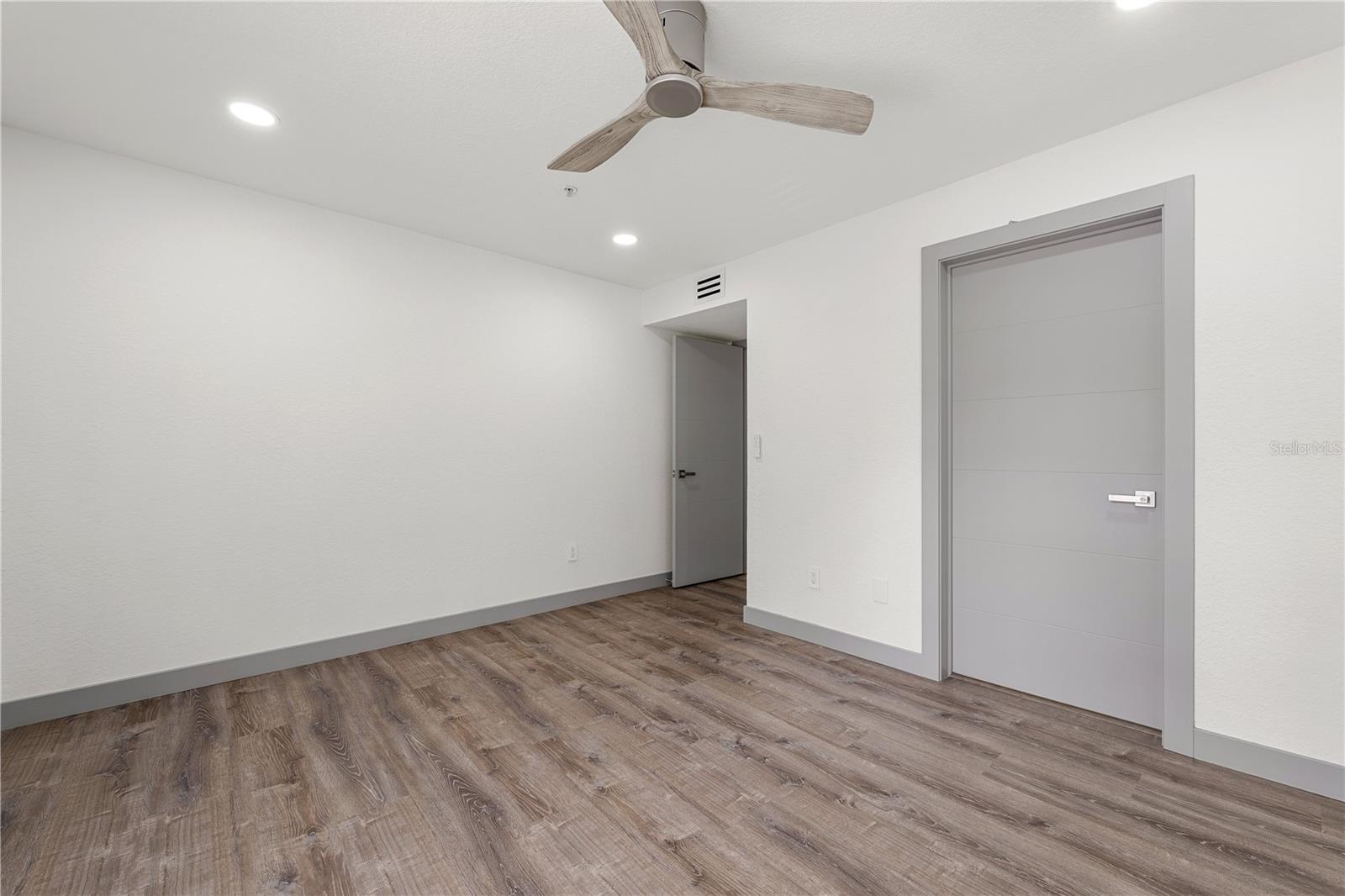 Image 13 of 33 For 6300 Raleigh Street 115