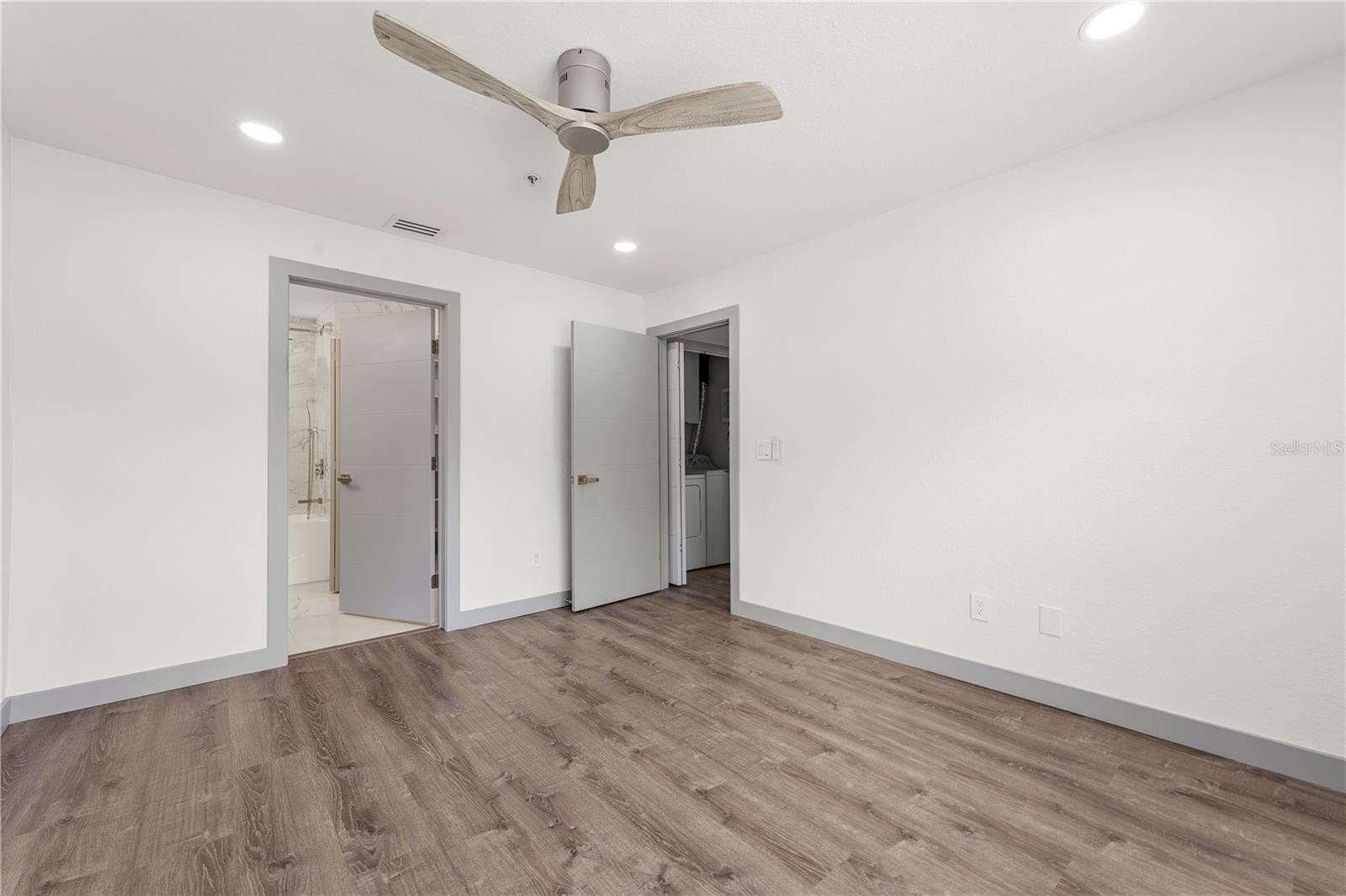 Image 15 of 33 For 6300 Raleigh Street 115