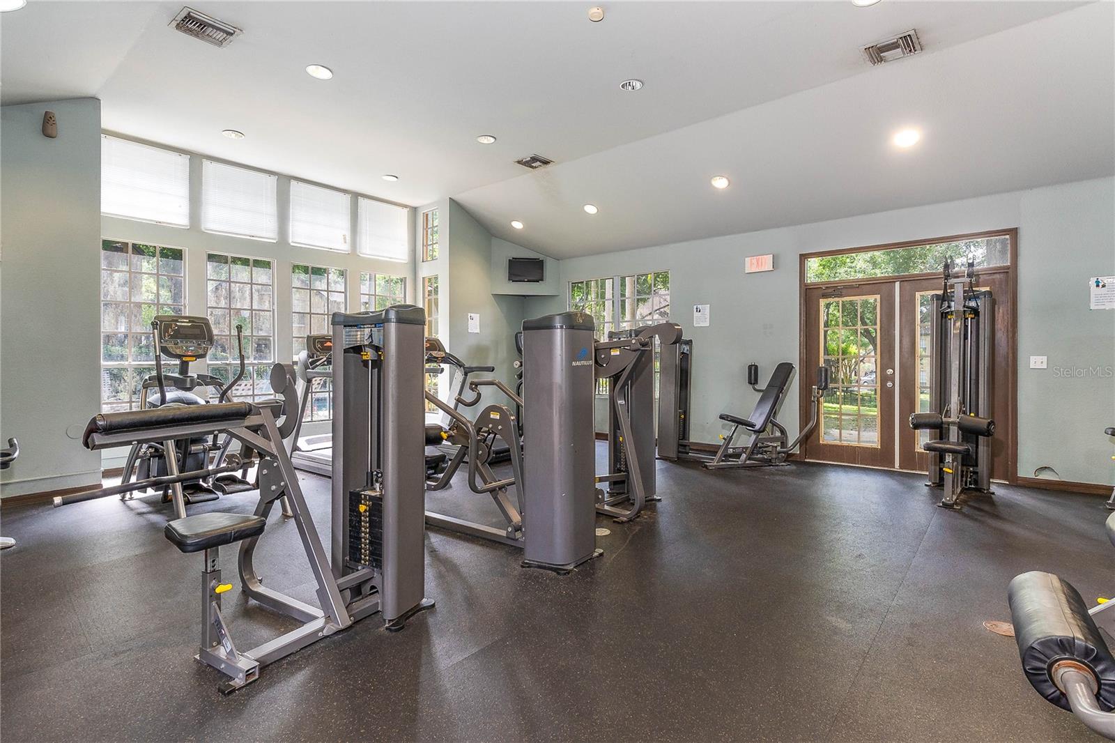 Image 25 of 33 For 6300 Raleigh Street 115