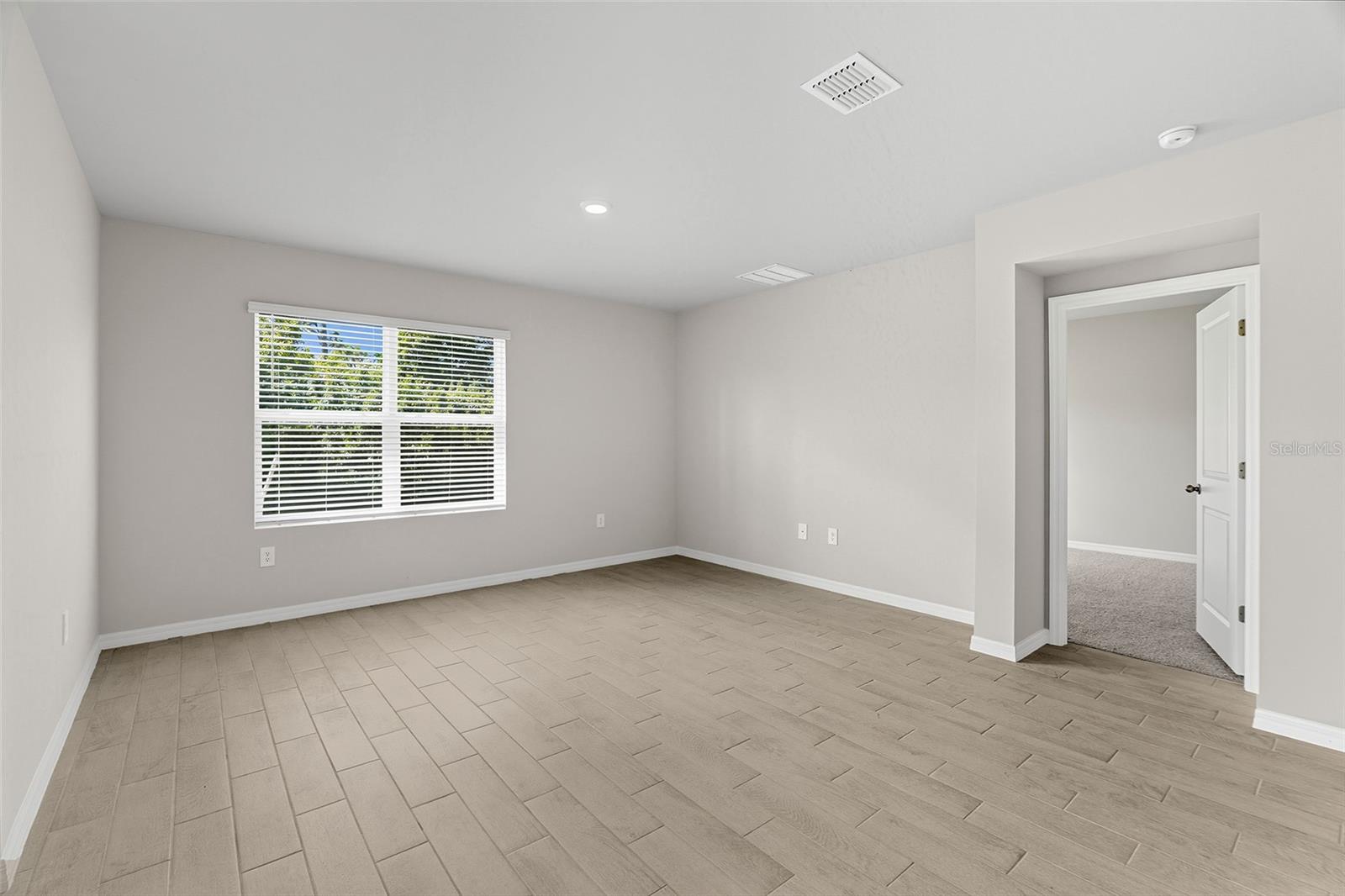 Image 10 of 40 For 25222 Cadiz Drive