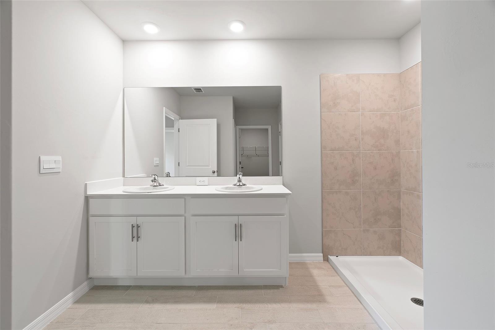 Image 31 of 40 For 25222 Cadiz Drive