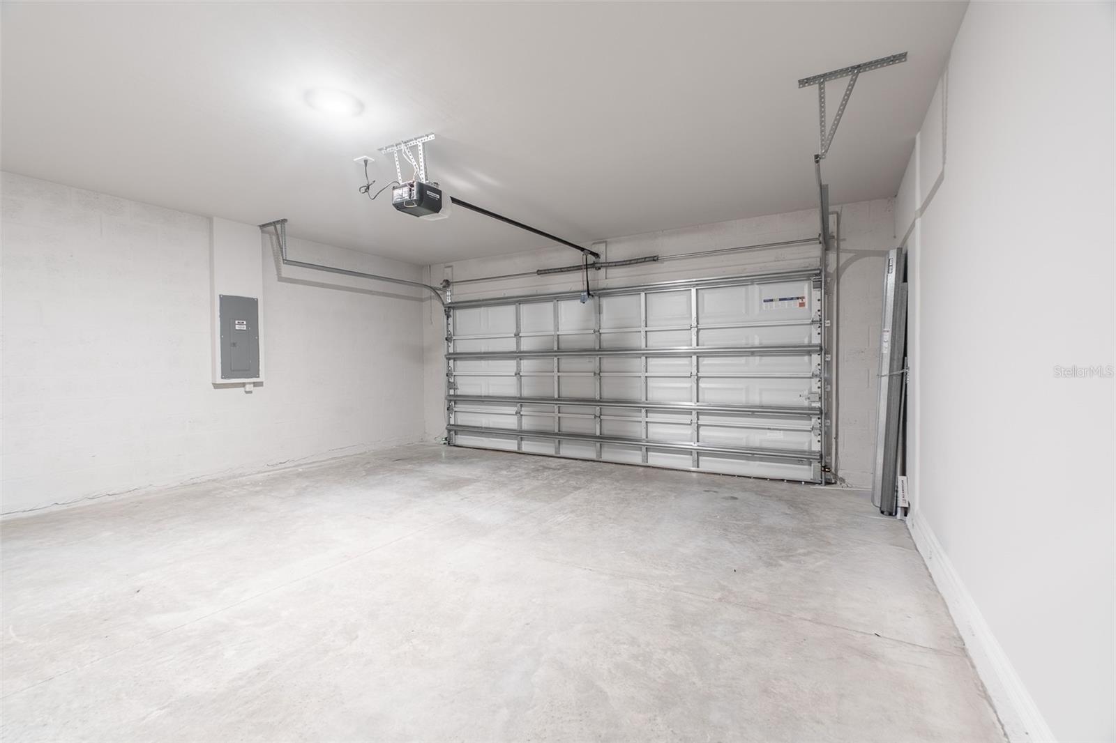 Image 37 of 40 For 25222 Cadiz Drive