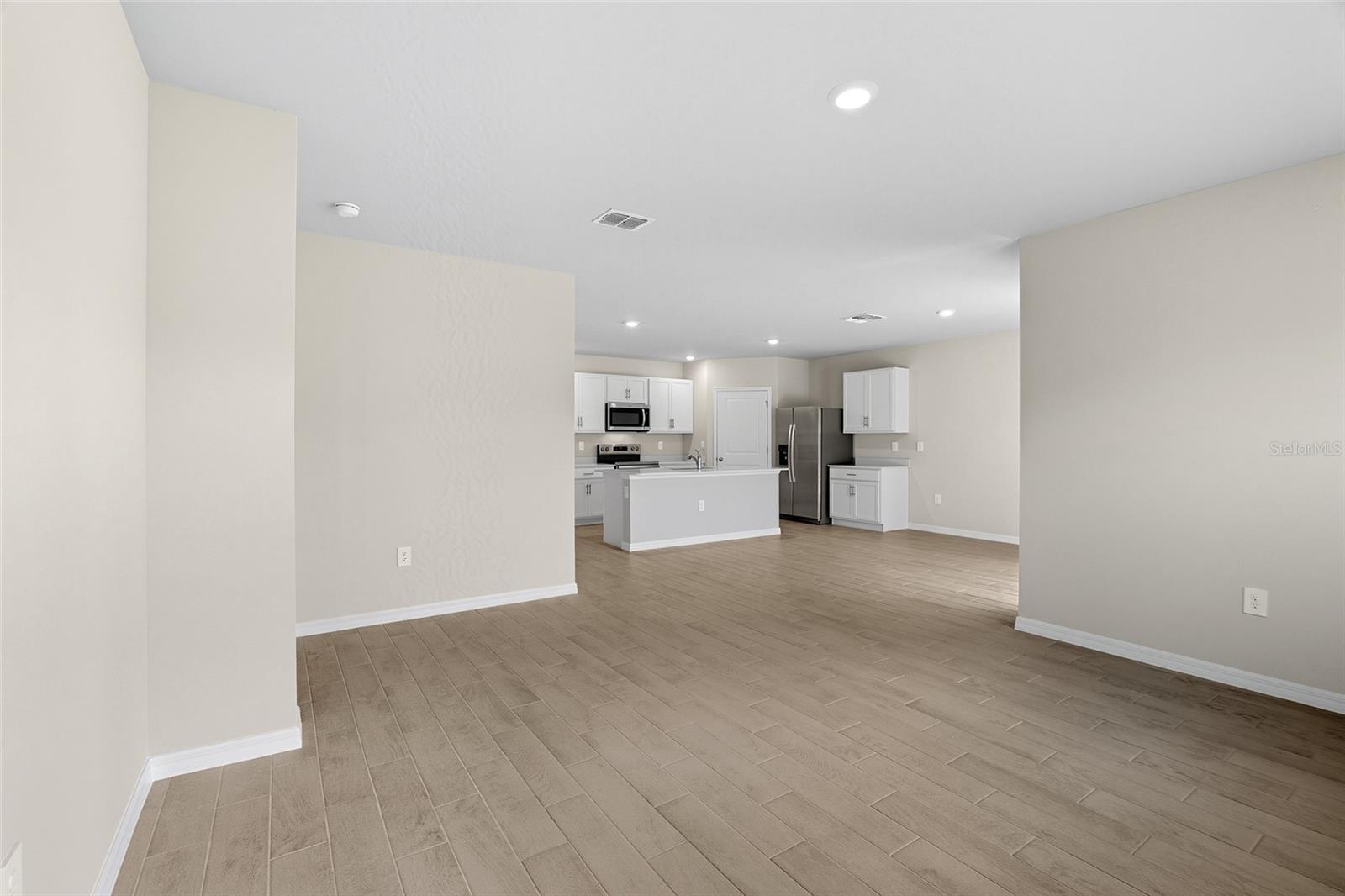 Image 7 of 40 For 25222 Cadiz Drive