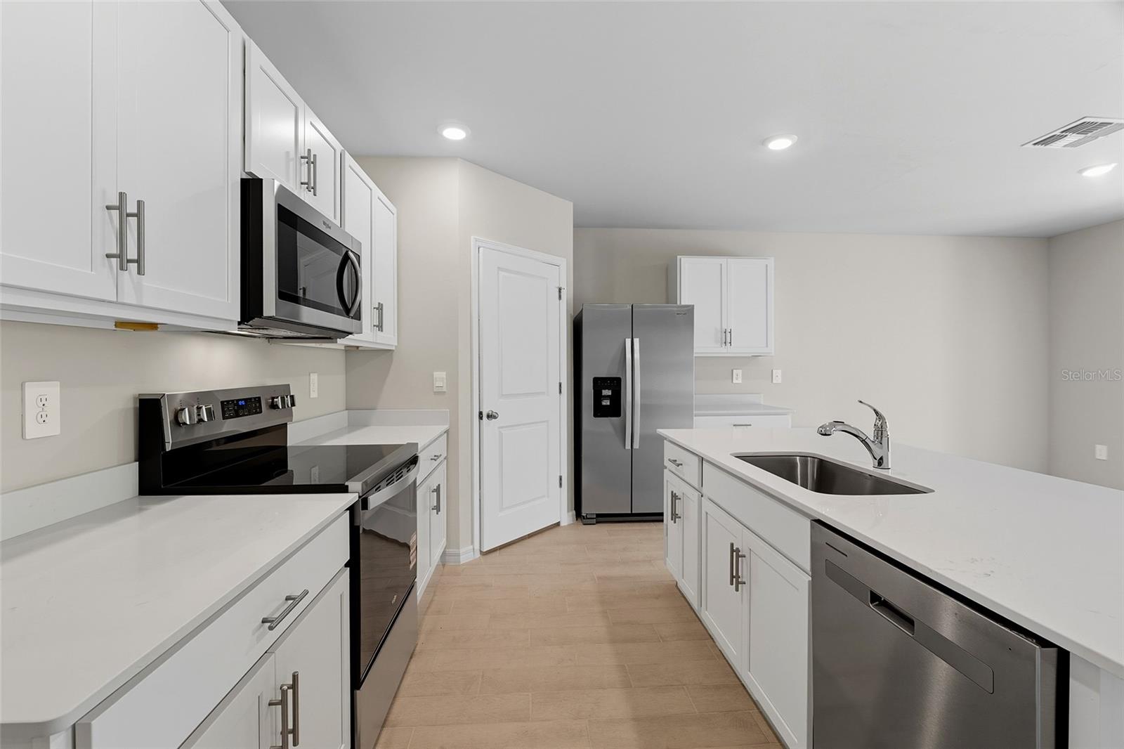 Image 8 of 40 For 25222 Cadiz Drive