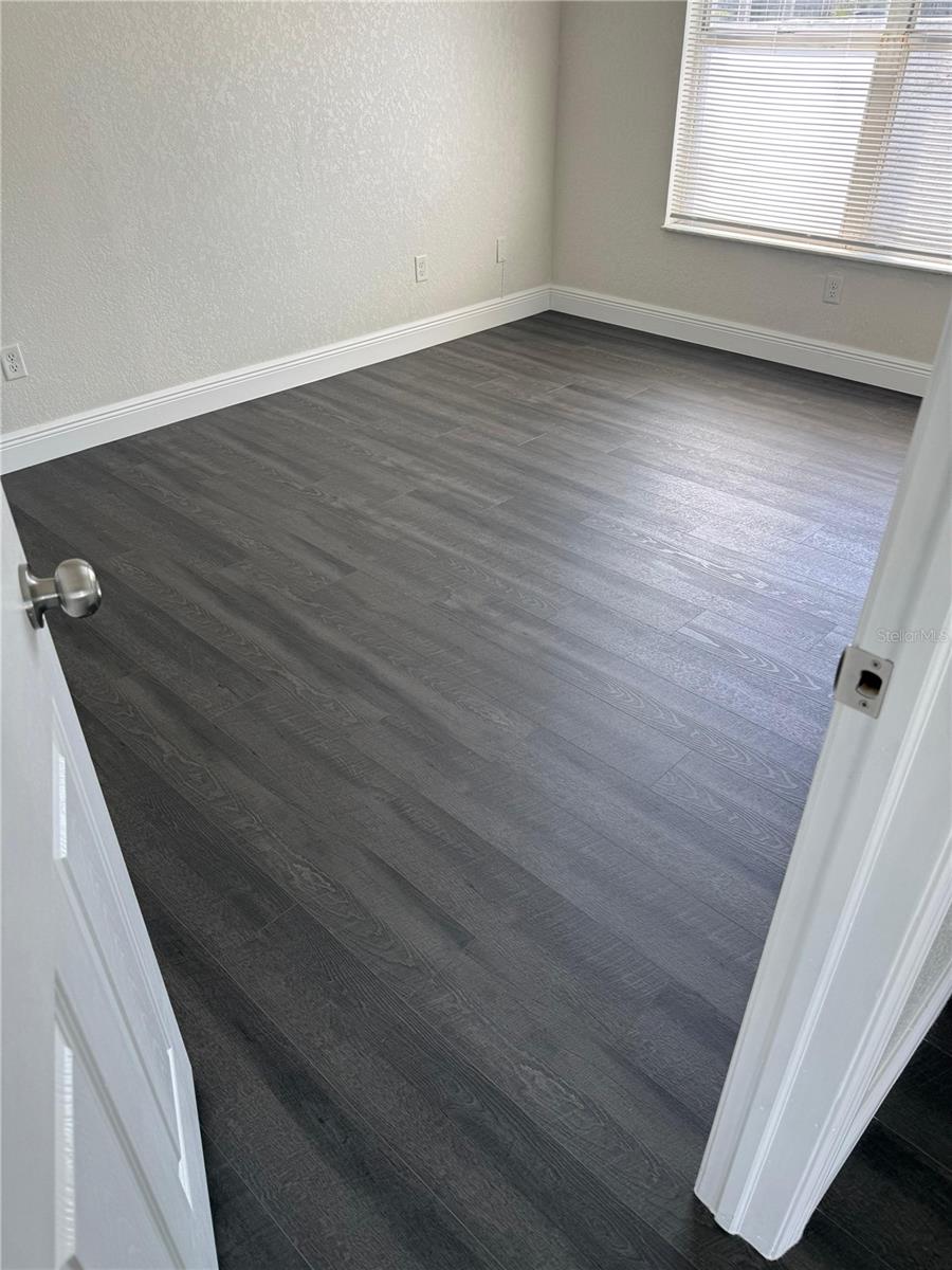 Image 7 of 7 For 2132 Avon Boulevard