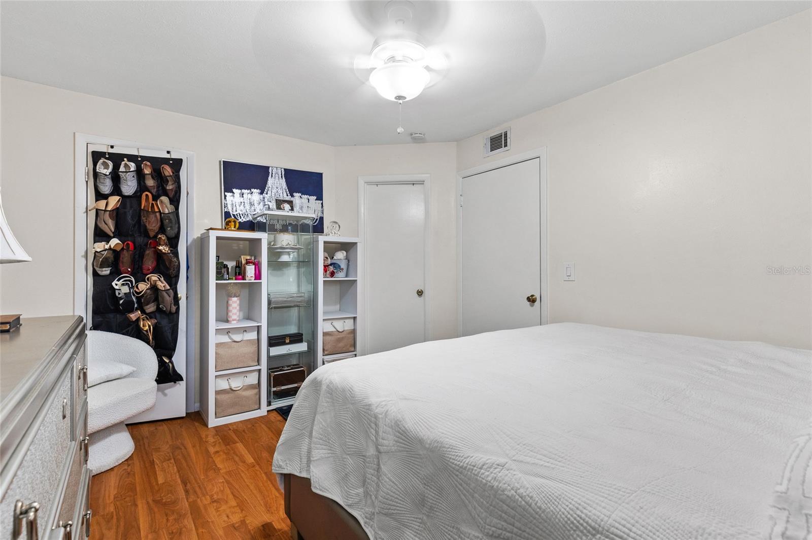 Image 15 of 28 For 320 Black Oak Court 208