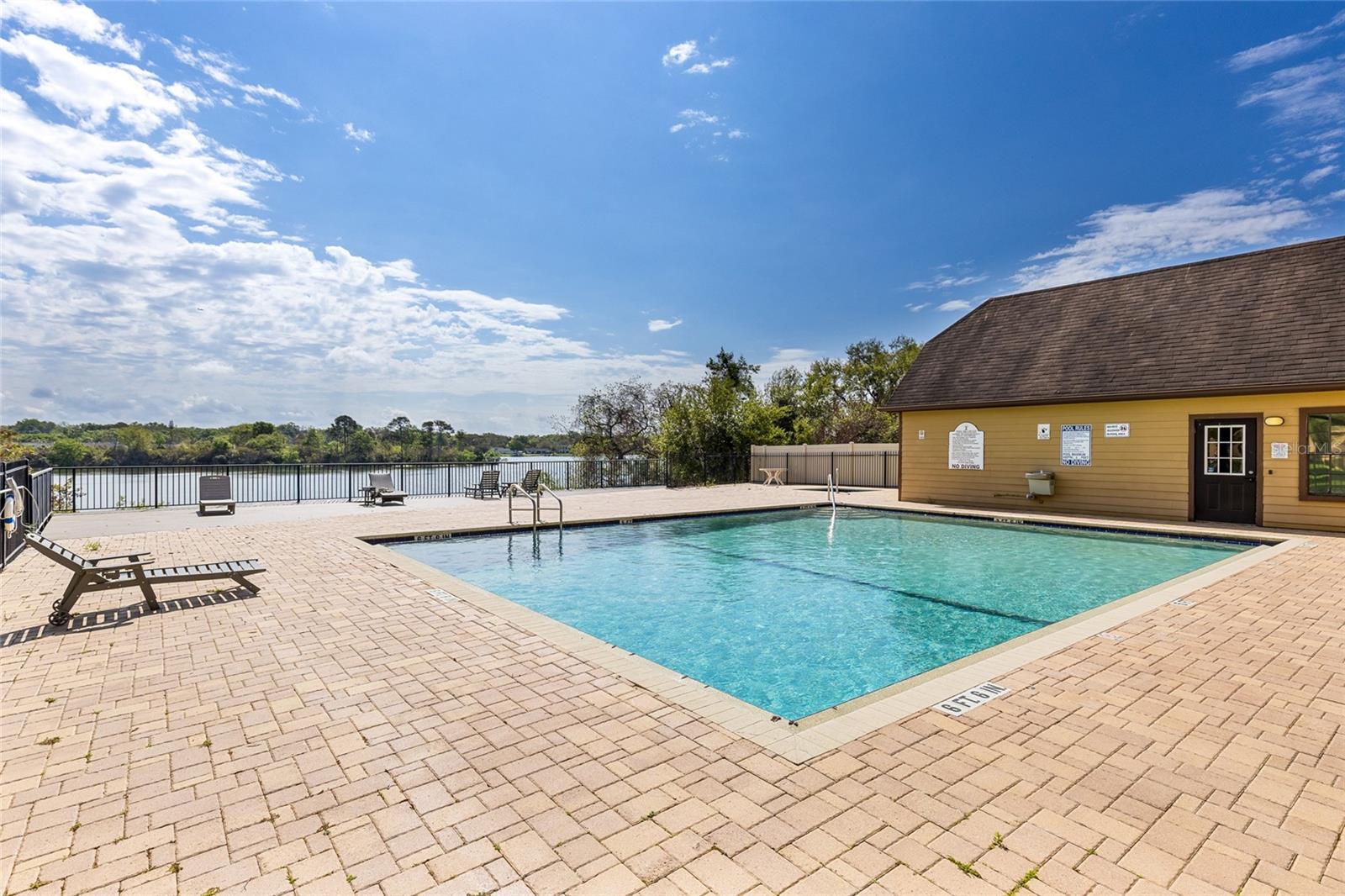 Image 19 of 28 For 320 Black Oak Court 208