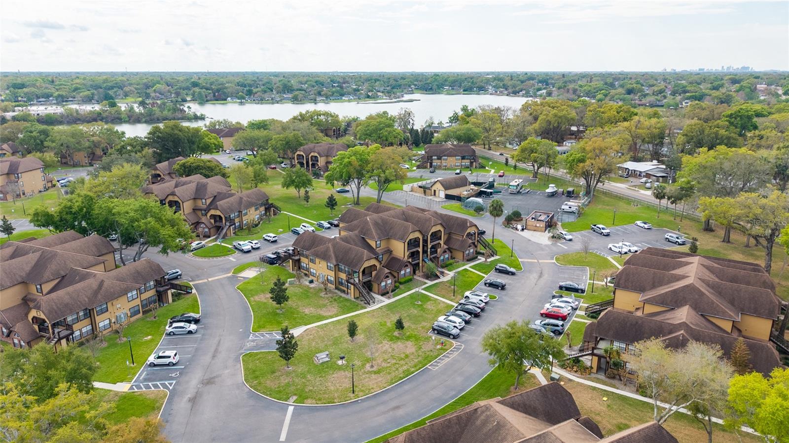 Image 24 of 28 For 320 Black Oak Court 208