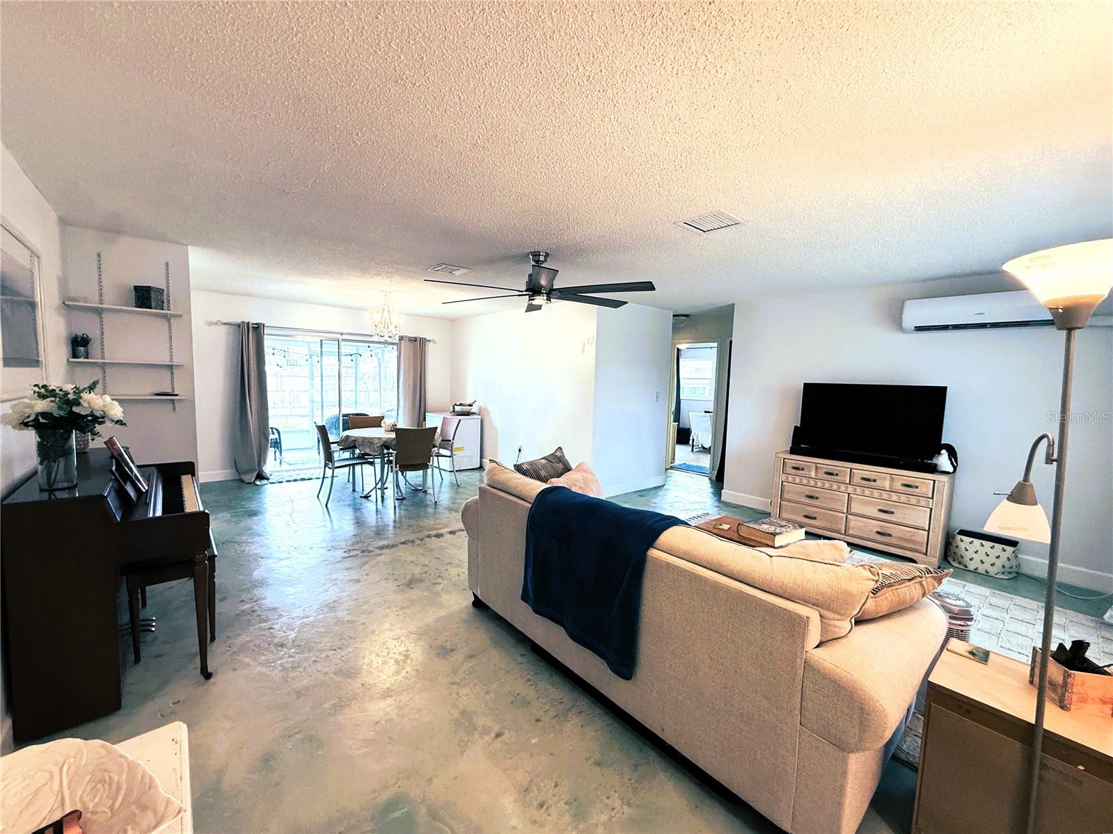 Image 5 of 26 For 1301 Pinewood Lane