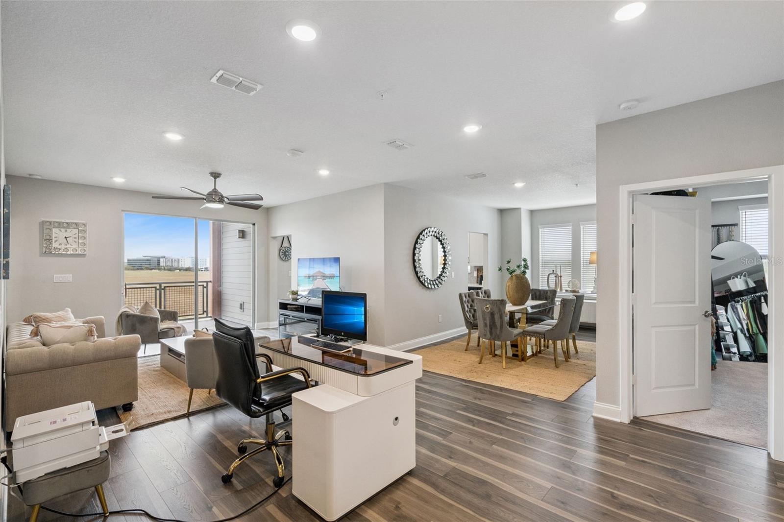 Image 5 of 54 For 7521 Laureate Boulevard 5306