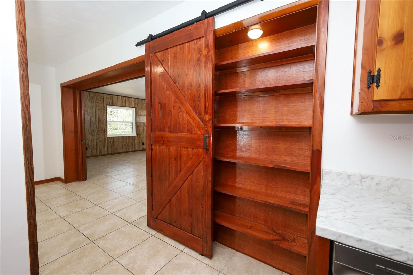 Image 16 of 39 For 627 Anderson Street