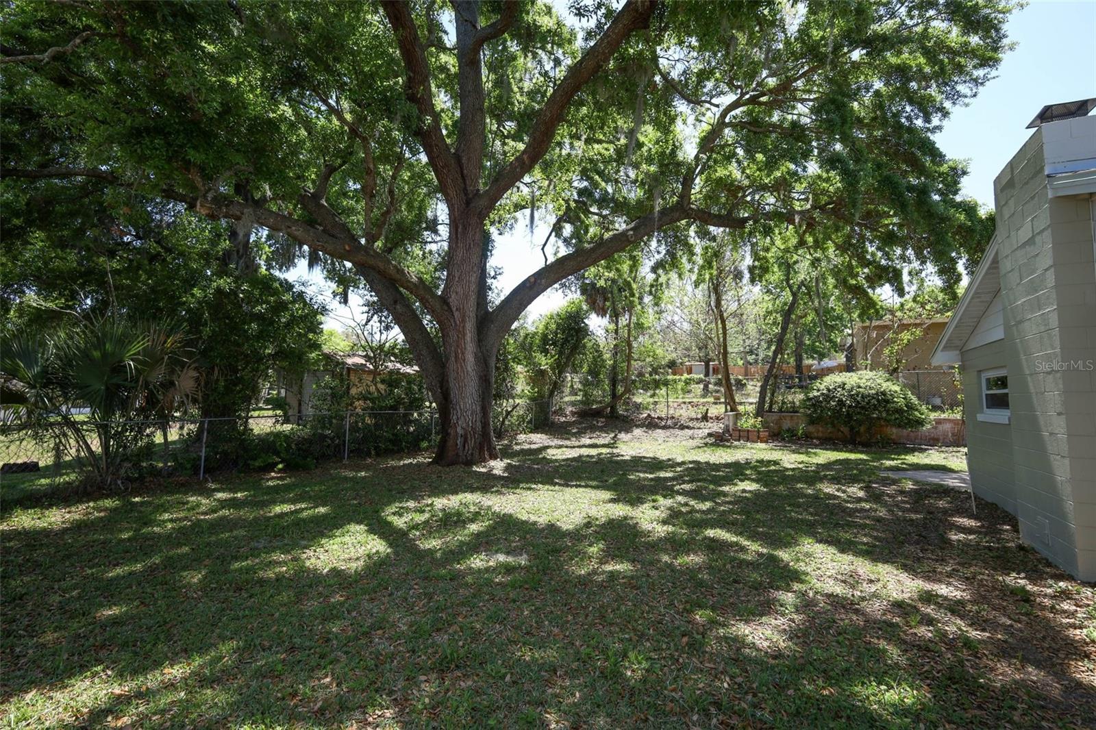 Image 35 of 39 For 627 Anderson Street