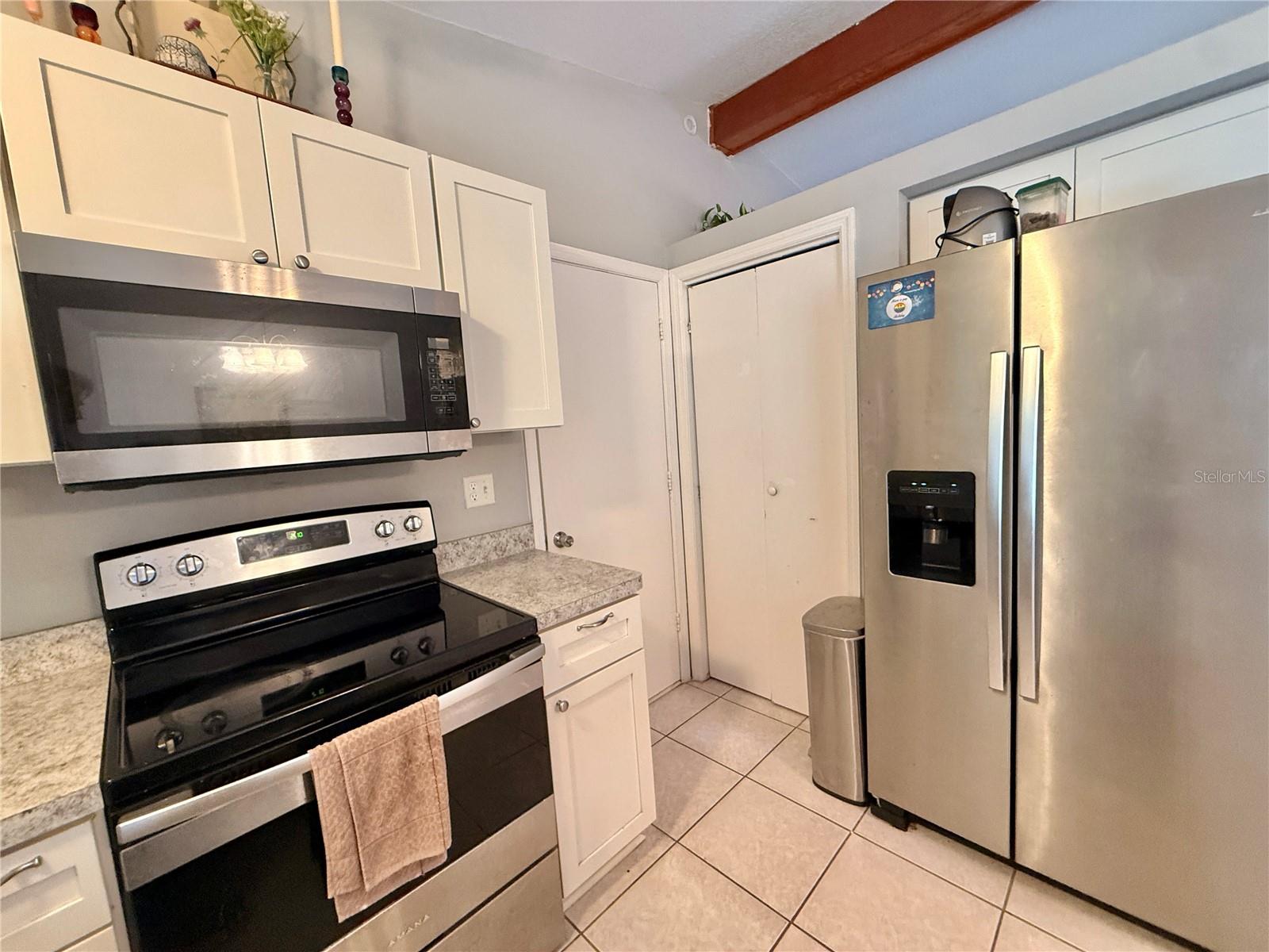 Image 15 of 25 For 12258 Foothill Street