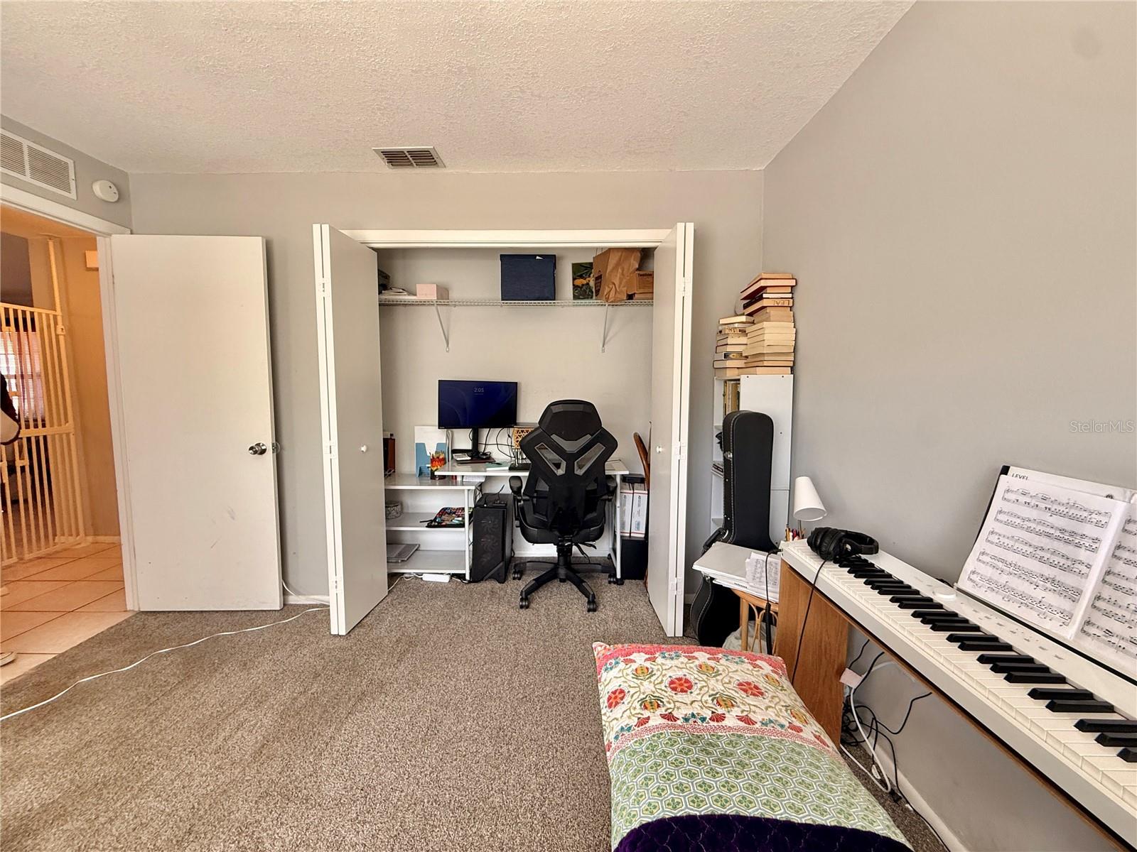 Image 18 of 25 For 12258 Foothill Street