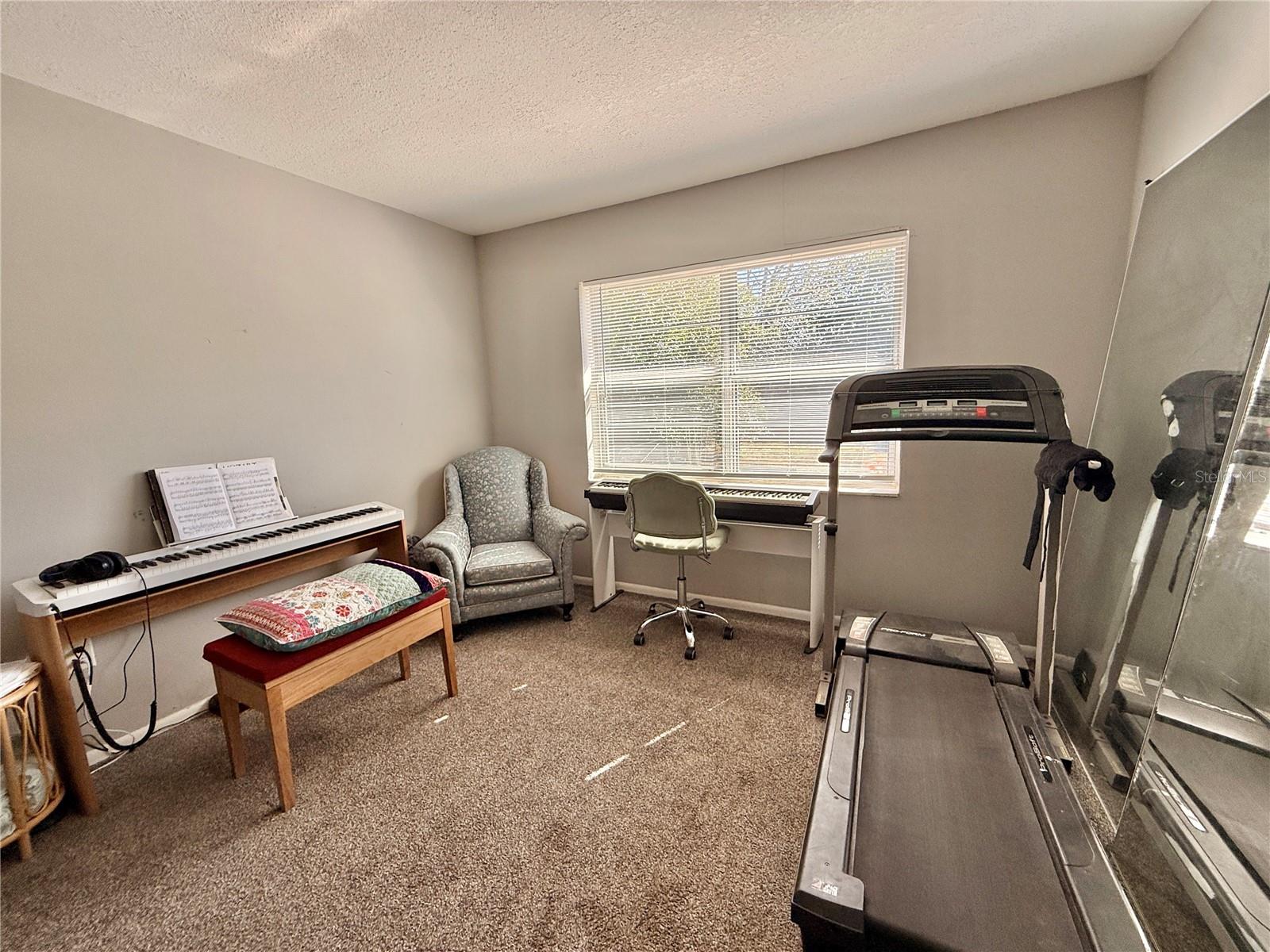 Image 19 of 25 For 12258 Foothill Street