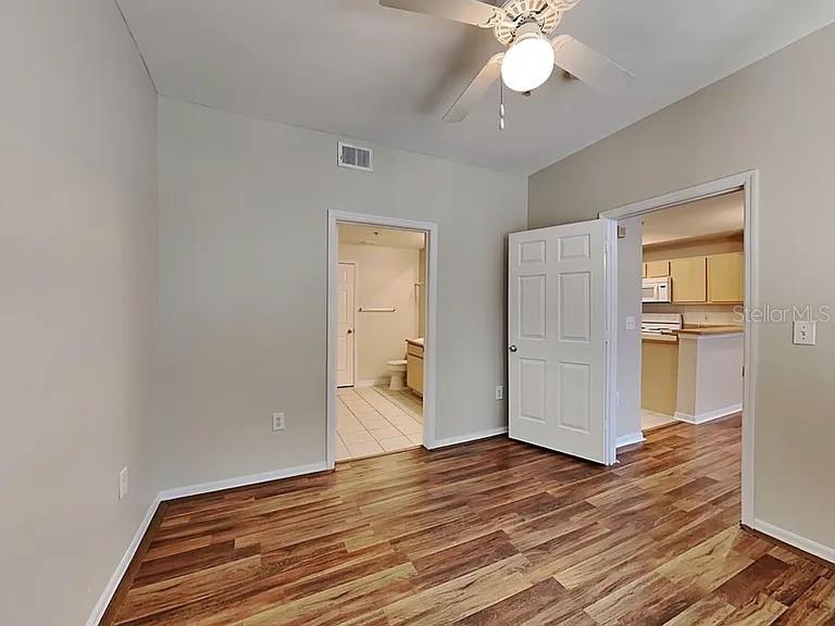 Image 10 of 20 For 1101 Vintage Village Lane 102