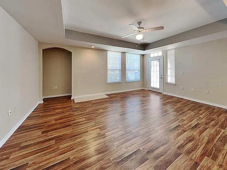 Image 4 of 20 For 1101 Vintage Village Lane 102